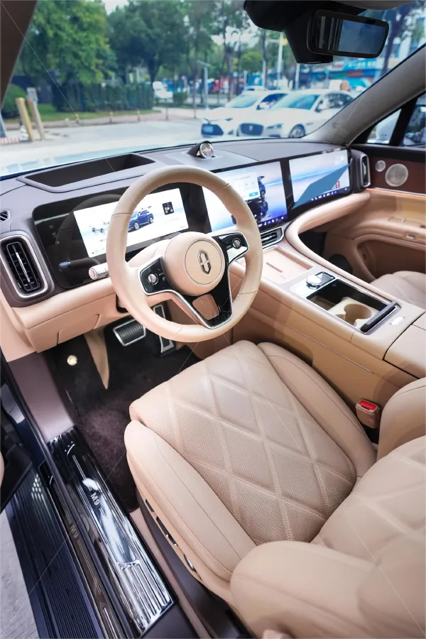 2025 AITO AITO M9 REEV 160HP REEV 52KWH,autocango,china used car exporter,china ev exporter,chinese used car exporter,chinese used ev exporter