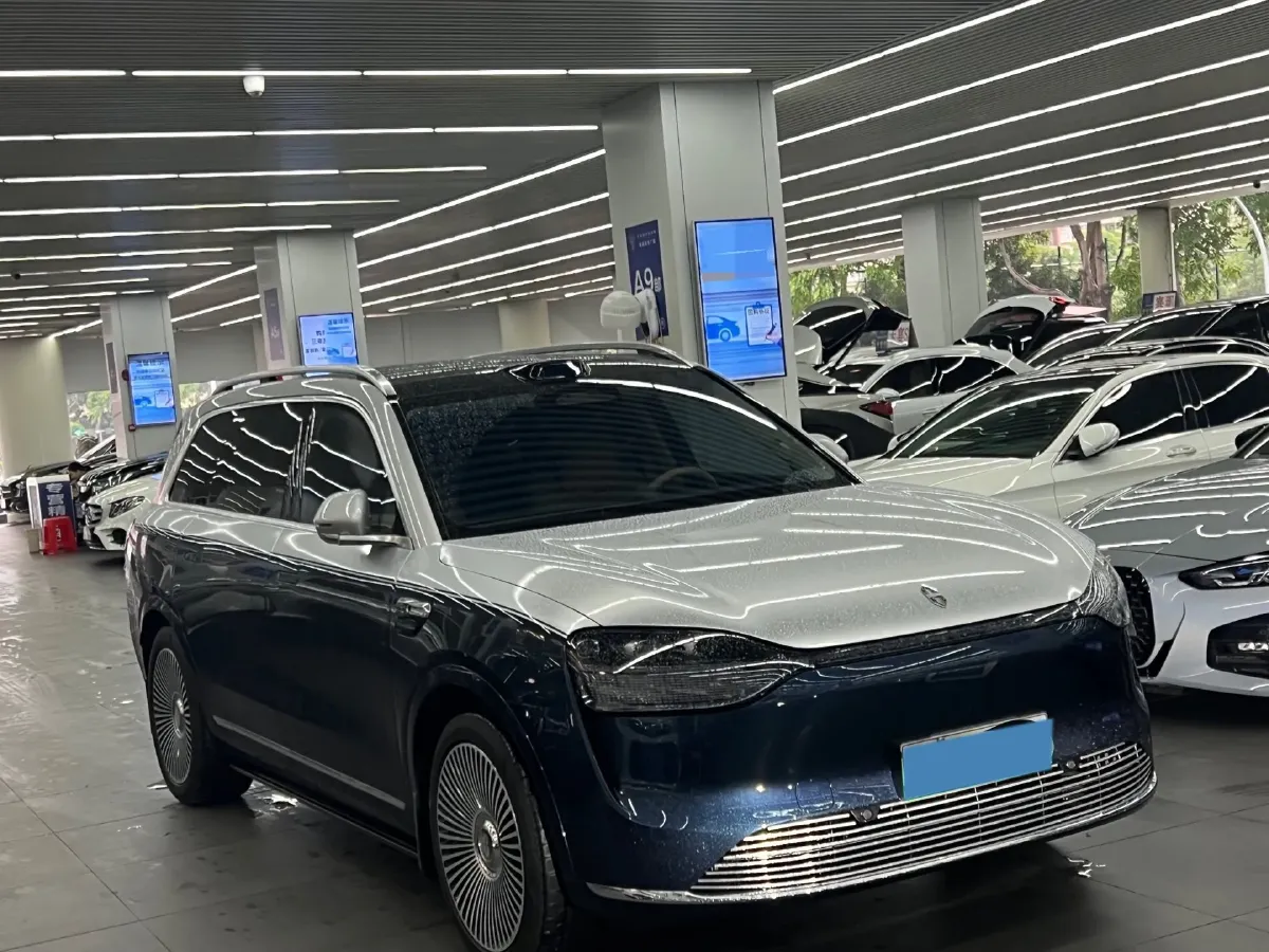 2025 AITO AITO M9 REEV 160HP REEV 52KWH,autocango,china used car exporter,china ev exporter,chinese used car exporter,chinese used ev exporter
