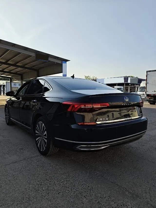 2021 Volkswagen Passat 2.0T 186HP L4 7DCT,autocango,china used car exporter,china ev exporter,chinese used car exporter,chinese used ev exporter