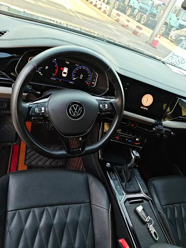 2021 Volkswagen Passat 2.0T 186HP L4 7DCT,autocango,china used car exporter,china ev exporter,chinese used car exporter,chinese used ev exporter