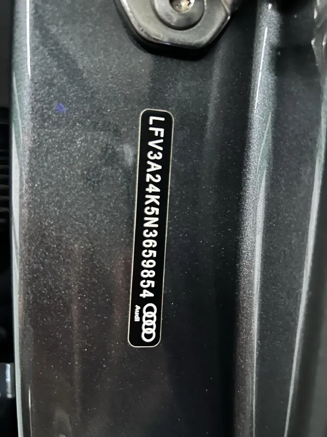 2023 Audi A6L 2.0T 245HP L4 7DCT,autocango,china used car exporter,china ev exporter,chinese used car exporter,chinese used ev exporter