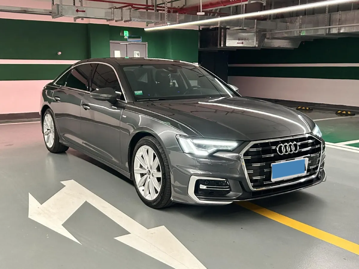 2023 Audi A6L 2.0T 245HP L4 7DCT,autocango,china used car exporter,china ev exporter,chinese used car exporter,chinese used ev exporter