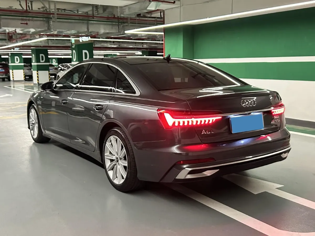 2023 Audi A6L 2.0T 245HP L4 7DCT,autocango,china used car exporter,china ev exporter,chinese used car exporter,chinese used ev exporter