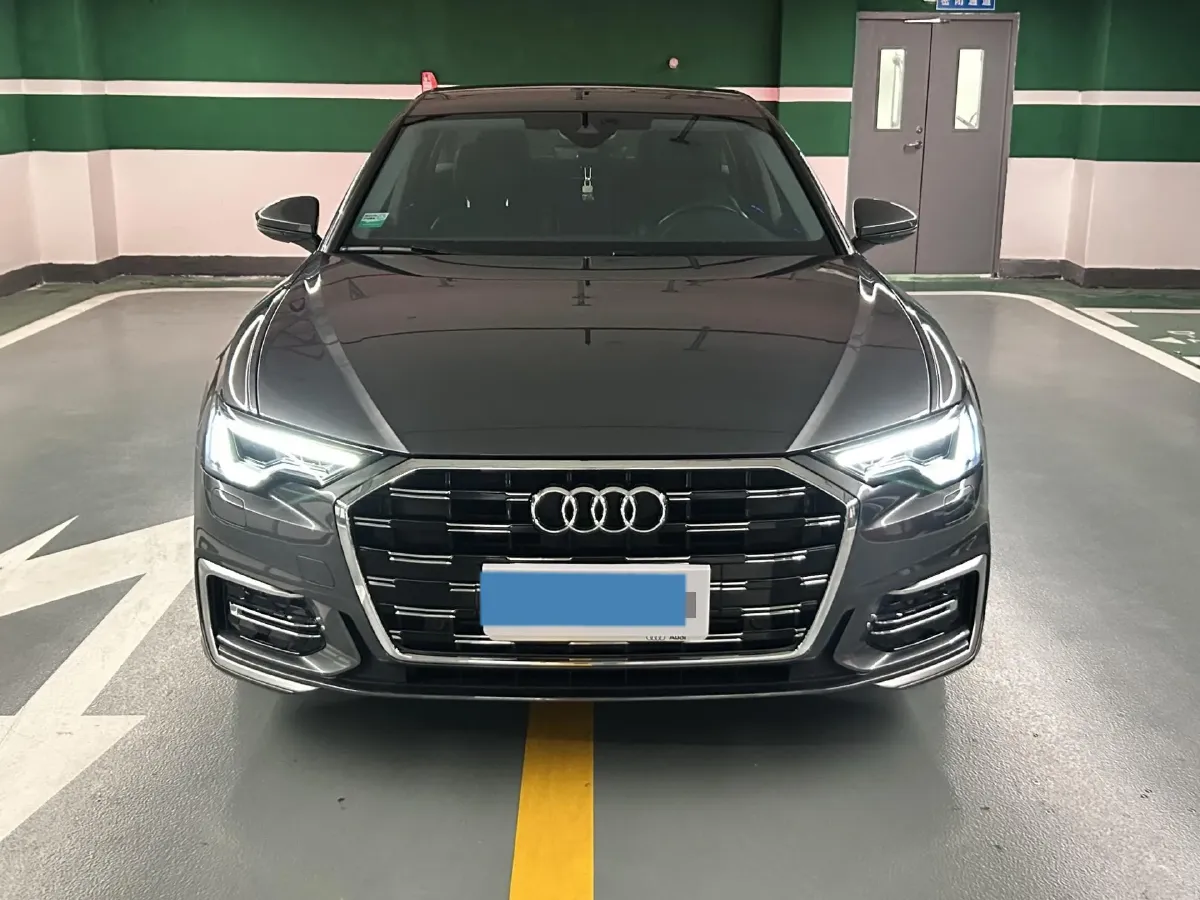 2023 Audi A6L 2.0T 245HP L4 7DCT,autocango,china used car exporter,china ev exporter,chinese used car exporter,chinese used ev exporter