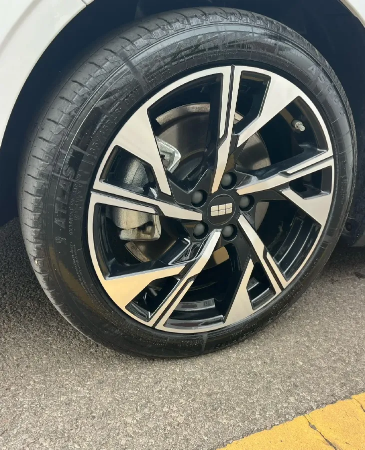 2023 Geely Galaxy L6 1.5T 163HP L4 3DHT PHEV,autocango,china used car exporter,china ev exporter,chinese used car exporter,chinese used ev exporter