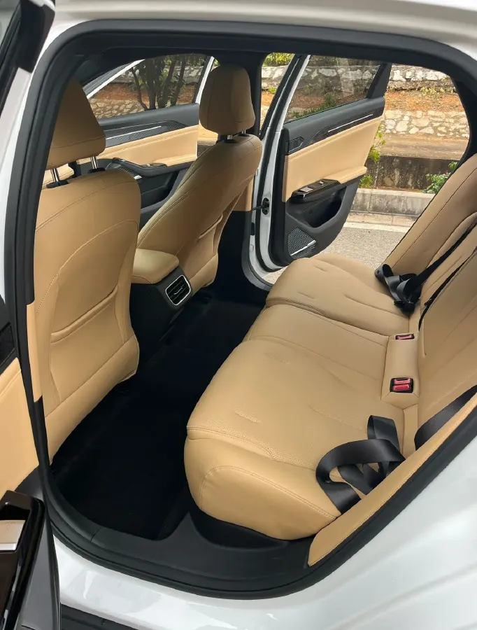 2023 Geely Galaxy L6 1.5T 163HP L4 3DHT PHEV,autocango,china used car exporter,china ev exporter,chinese used car exporter,chinese used ev exporter