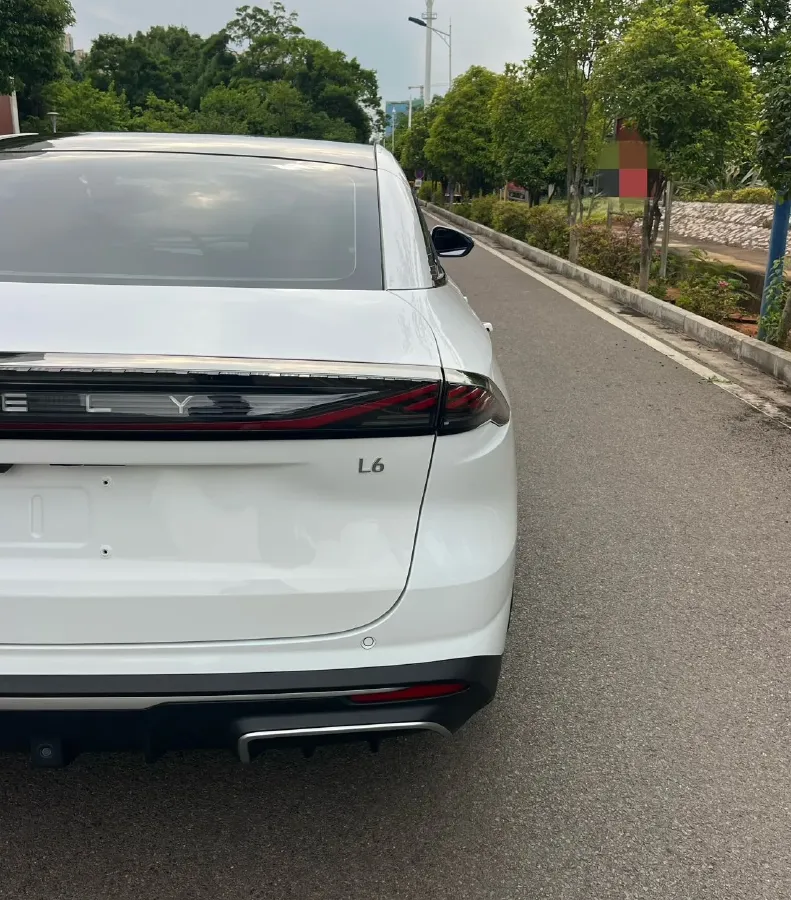 2023 Geely Galaxy L6 1.5T 163HP L4 3DHT PHEV,autocango,china used car exporter,china ev exporter,chinese used car exporter,chinese used ev exporter