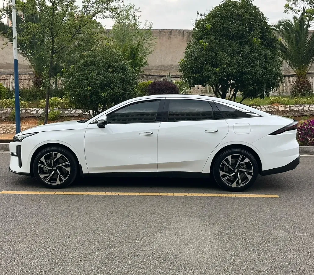 2023 Geely Galaxy L6 1.5T 163HP L4 3DHT PHEV,autocango,china used car exporter,china ev exporter,chinese used car exporter,chinese used ev exporter