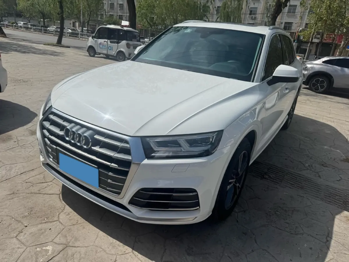 2020 Audi Q5L 2.0T 190HP L4 7DCT,autocango,china used car exporter,china ev exporter,chinese used car exporter,chinese used ev exporter