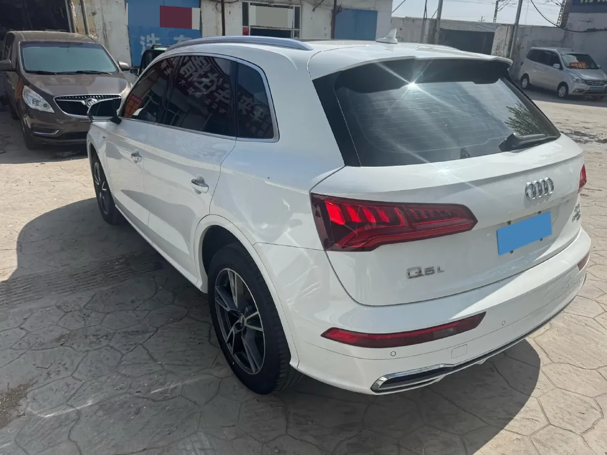 2020 Audi Q5L 2.0T 190HP L4 7DCT,autocango,china used car exporter,china ev exporter,chinese used car exporter,chinese used ev exporter