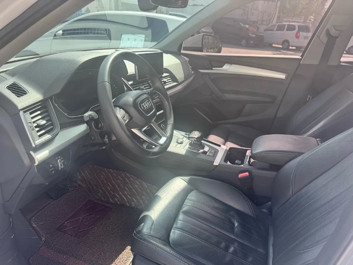 2020 Audi Q5L 2.0T 190HP L4 7DCT,autocango,china used car exporter,china ev exporter,chinese used car exporter,chinese used ev exporter