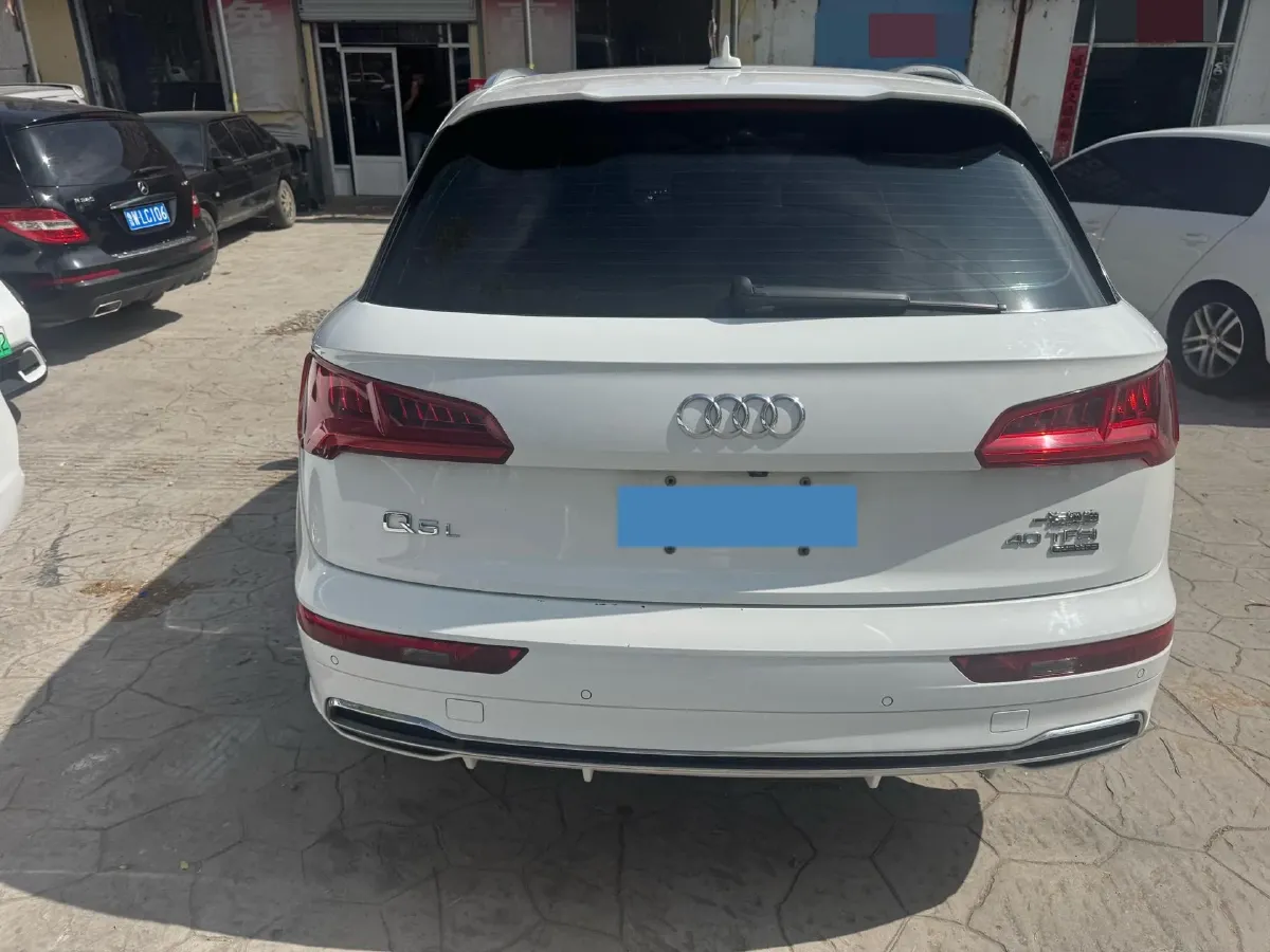 2020 Audi Q5L 2.0T 190HP L4 7DCT,autocango,china used car exporter,china ev exporter,chinese used car exporter,chinese used ev exporter