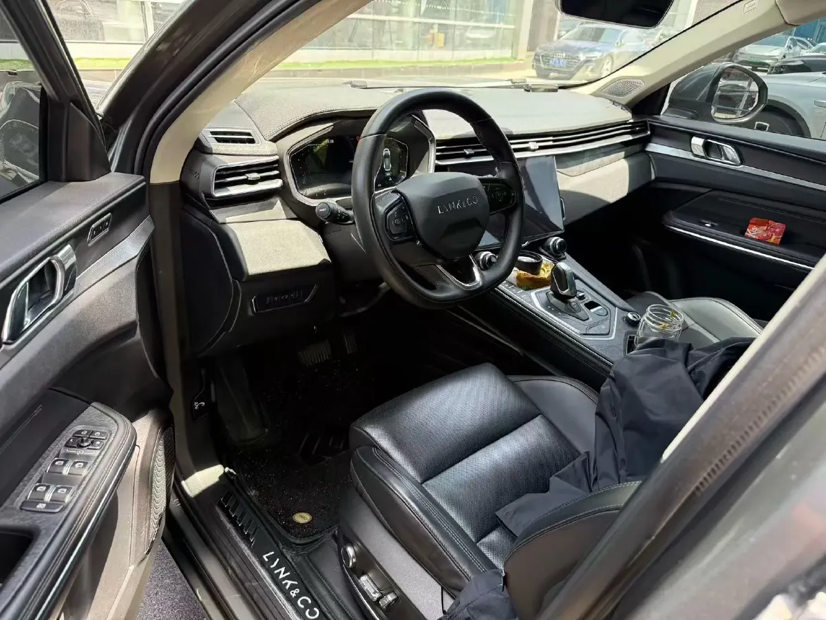 2021 LYNK&CO 01 2.0T 218HP L4 8AT,autocango,china used car exporter,china ev exporter,chinese used car exporter,chinese used ev exporter