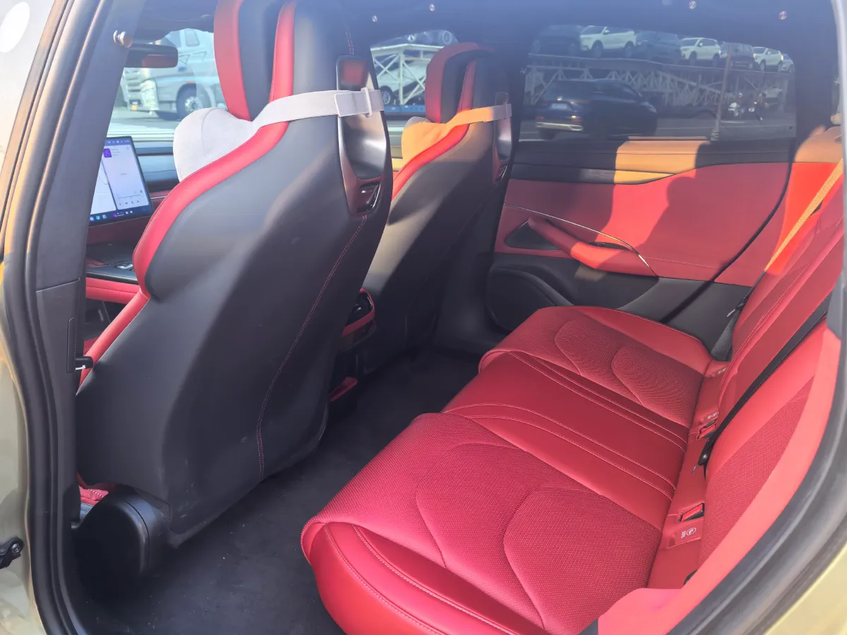 2024 MI SU7 BEV 101KWH,autocango,china used car exporter,china ev exporter,chinese used car exporter,chinese used ev exporter