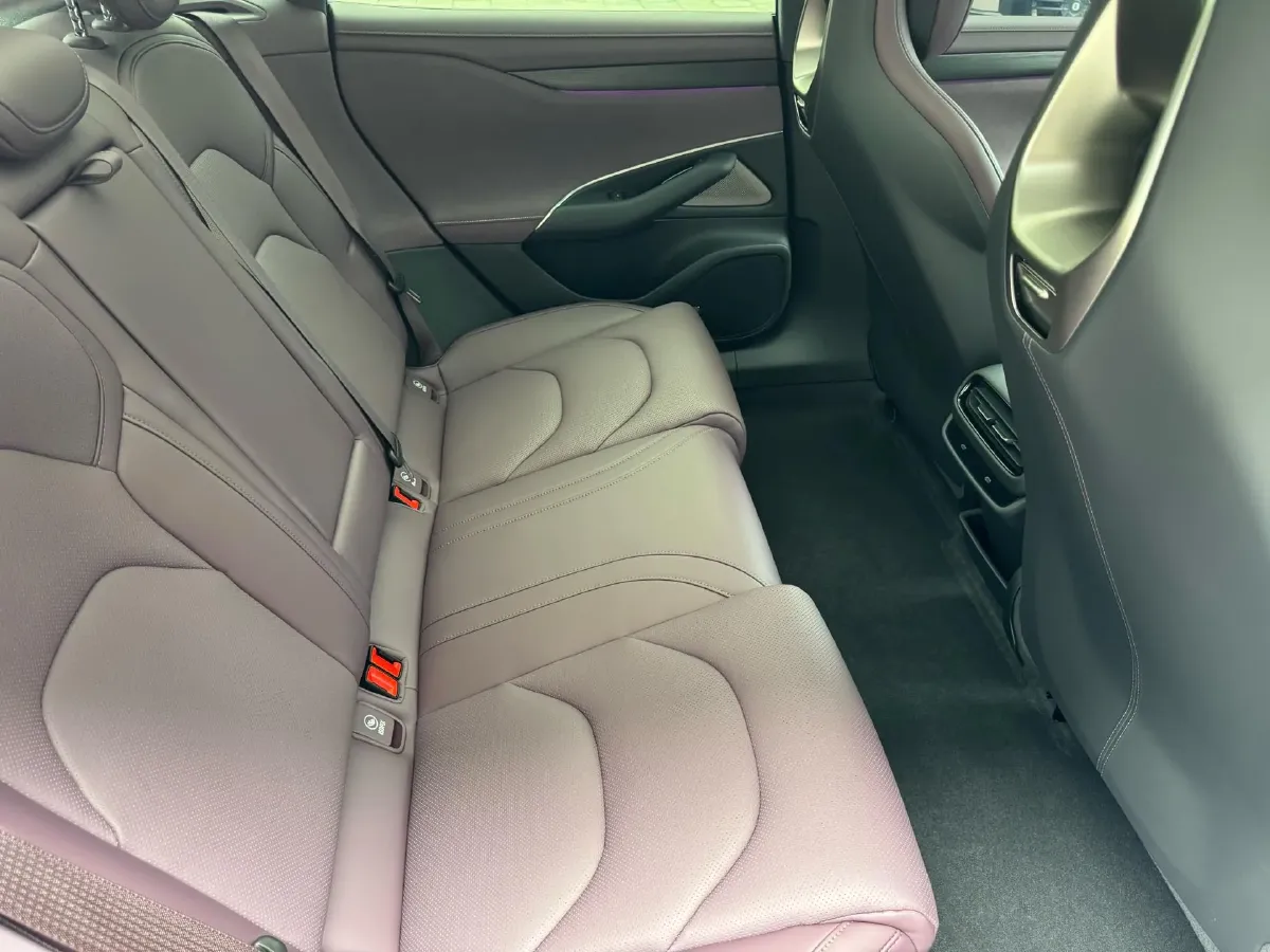 2024 MI SU7 BEV 94.3KWH,autocango,china used car exporter,china ev exporter,chinese used car exporter,chinese used ev exporter