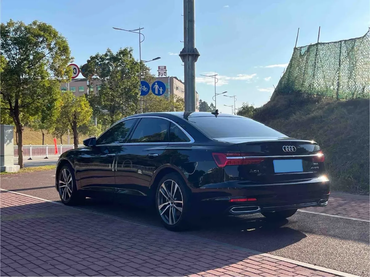 2022 Audi A6L 2.0T 190HP L4 7DCT,autocango,china used car exporter,china ev exporter,chinese used car exporter,chinese used ev exporter