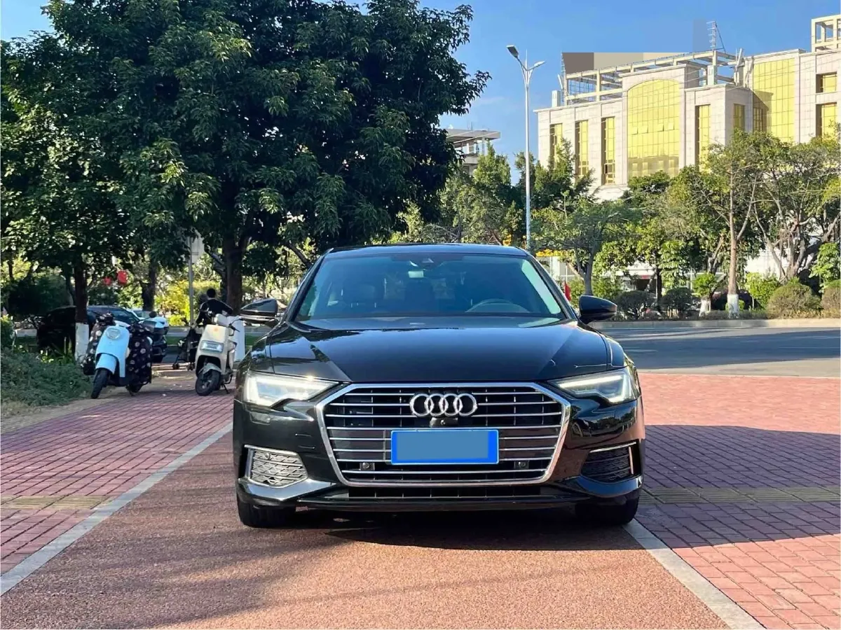 2022 Audi A6L 2.0T 190HP L4 7DCT,autocango,china used car exporter,china ev exporter,chinese used car exporter,chinese used ev exporter