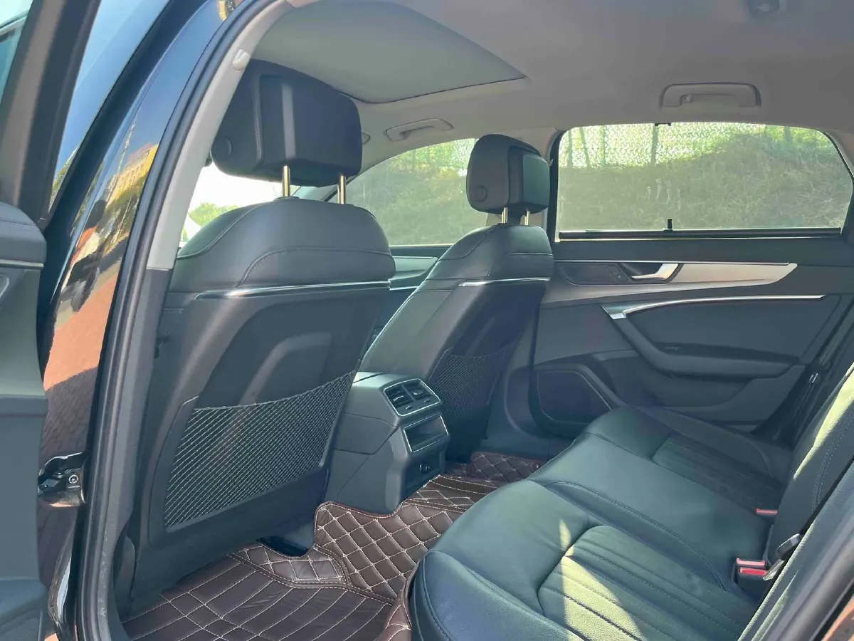 2022 Audi A6L 2.0T 190HP L4 7DCT,autocango,china used car exporter,china ev exporter,chinese used car exporter,chinese used ev exporter
