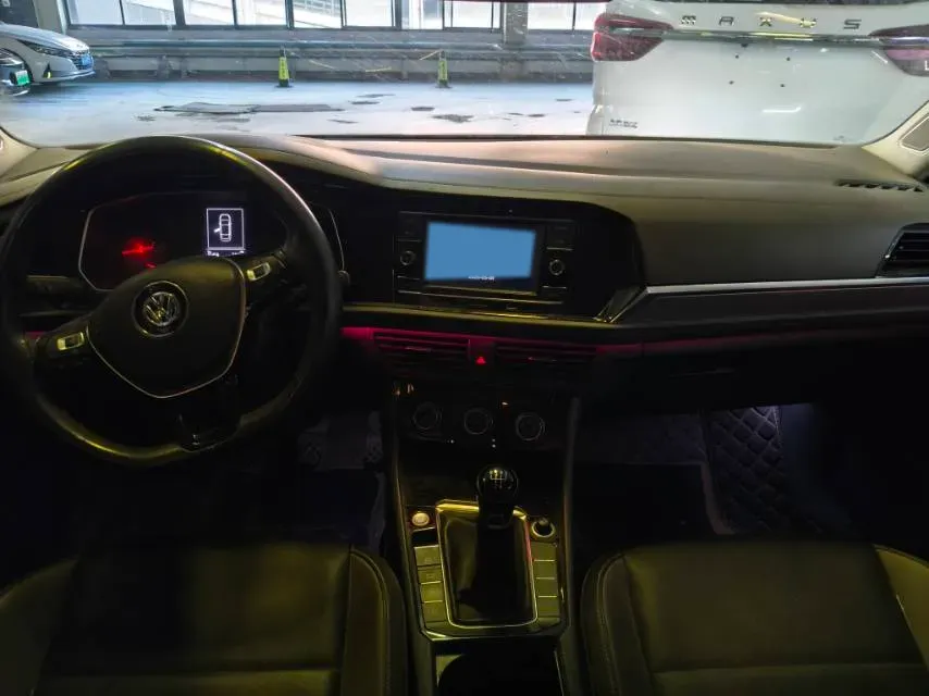 2019 Isuzu LingTuo 2.5T 129HP L4 6MT,autocango,china used car exporter,china ev exporter,chinese used car exporter,chinese used ev exporter