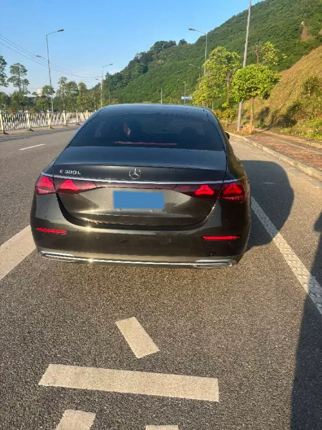 2025 Mercedes-Benz E Class 2.0T 258HP L4 9AT,autocango,china used car exporter,china ev exporter,chinese used car exporter,chinese used ev exporter
