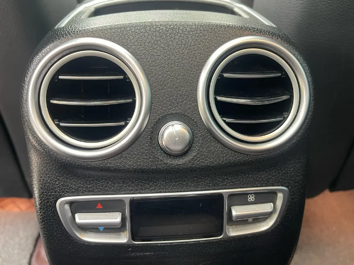 2021 Mercedes-Benz GLC Class 2.0T 197HP L4 9AT,autocango,china used car exporter,china ev exporter,chinese used car exporter,chinese used ev exporter