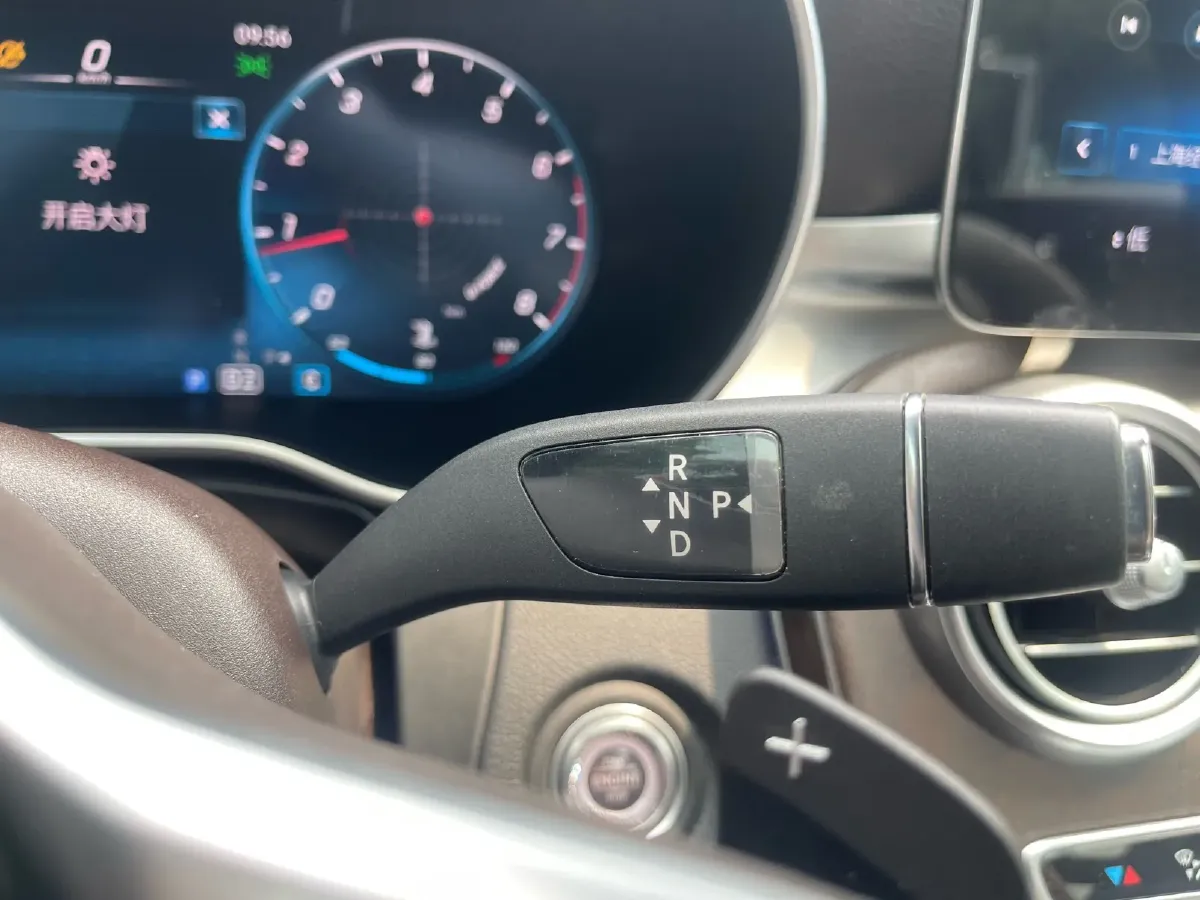 2021 Mercedes-Benz GLC Class 2.0T 197HP L4 9AT,autocango,china used car exporter,china ev exporter,chinese used car exporter,chinese used ev exporter