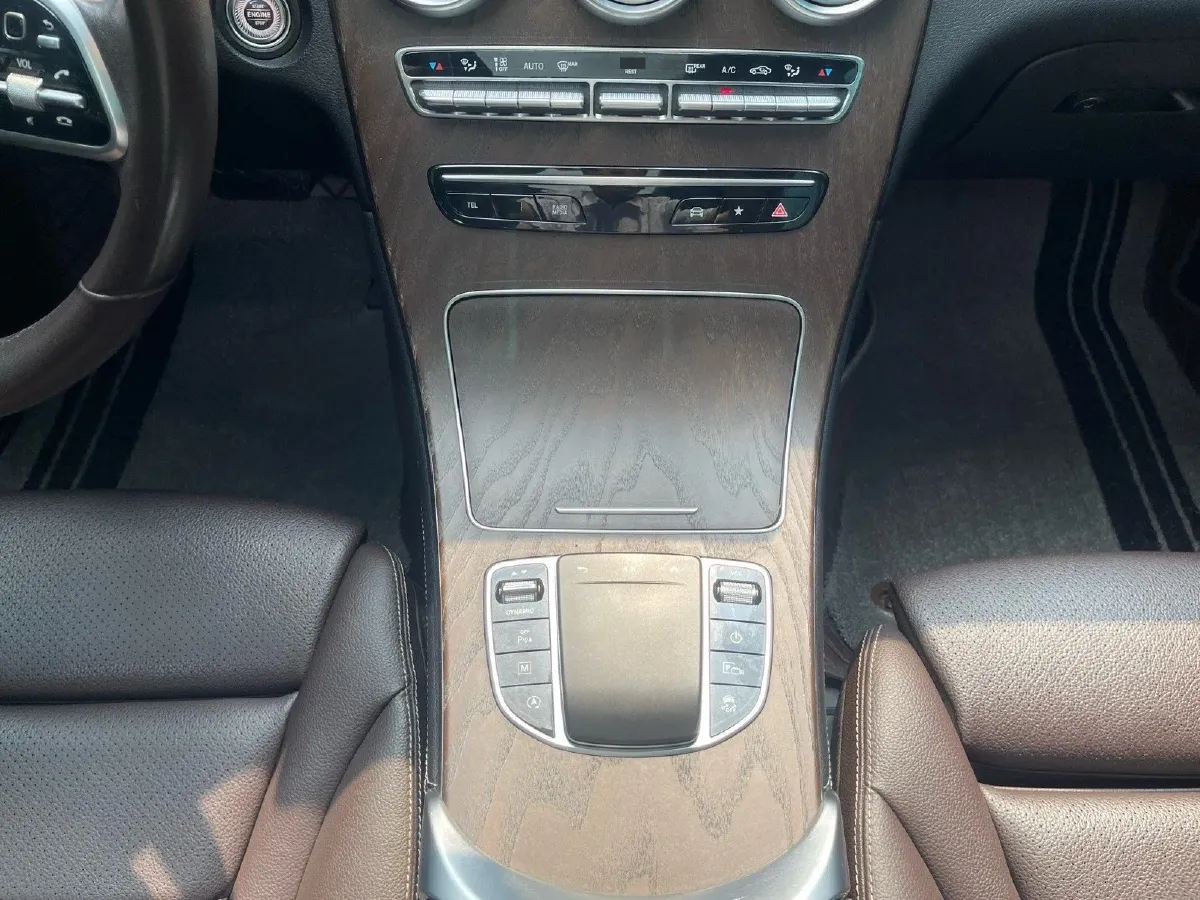 2021 Mercedes-Benz GLC Class 2.0T 197HP L4 9AT,autocango,china used car exporter,china ev exporter,chinese used car exporter,chinese used ev exporter