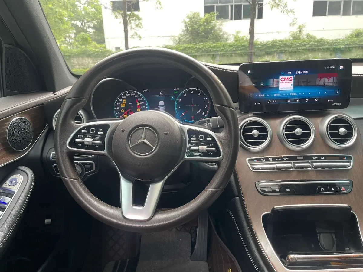 2021 Mercedes-Benz GLC Class 2.0T 197HP L4 9AT,autocango,china used car exporter,china ev exporter,chinese used car exporter,chinese used ev exporter