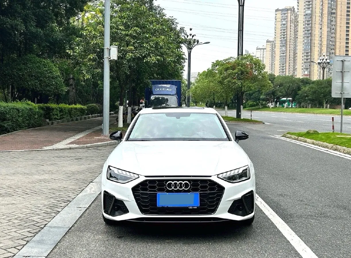 2022 Audi A4L 2.0T 190HP L4 7DCT,autocango,china used car exporter,china ev exporter,chinese used car exporter,chinese used ev exporter