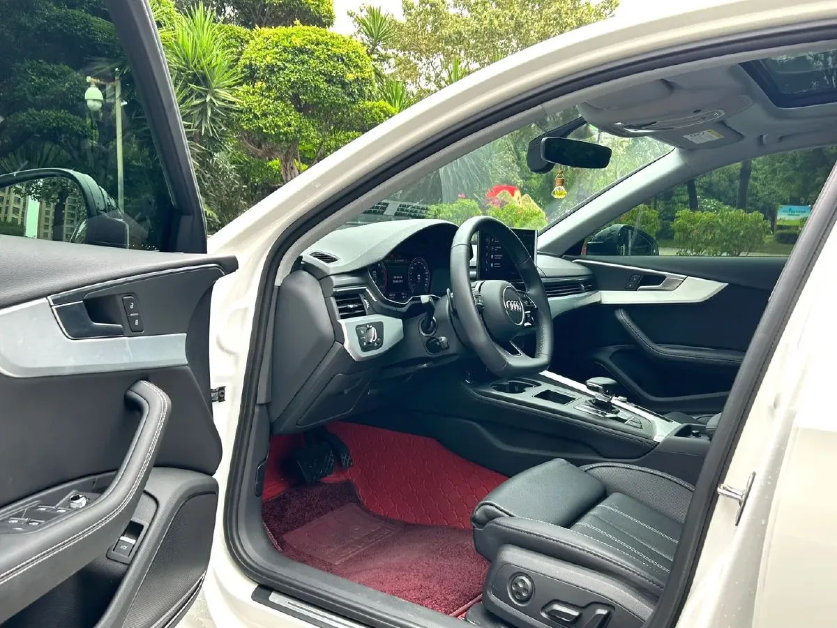 2022 Audi A4L 2.0T 190HP L4 7DCT,autocango,china used car exporter,china ev exporter,chinese used car exporter,chinese used ev exporter