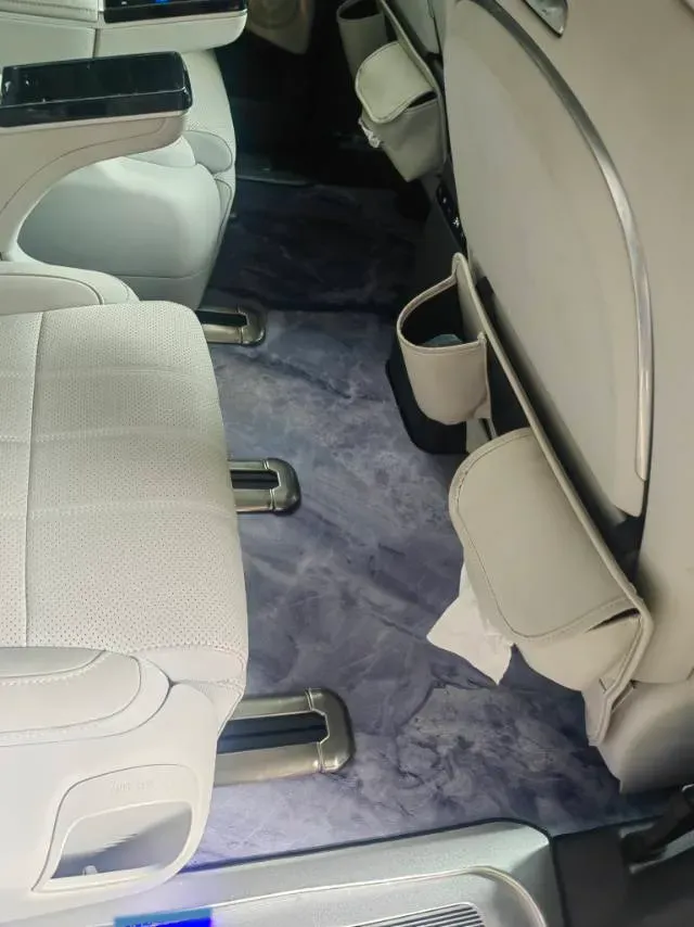 2025 Voyah Dream 1.5T 150HP L4 PHEV 41.7KWH,autocango,china used car exporter,china ev exporter,chinese used car exporter,chinese used ev exporter