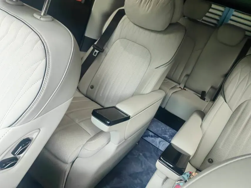 2025 Voyah Dream 1.5T 150HP L4 PHEV 41.7KWH,autocango,china used car exporter,china ev exporter,chinese used car exporter,chinese used ev exporter