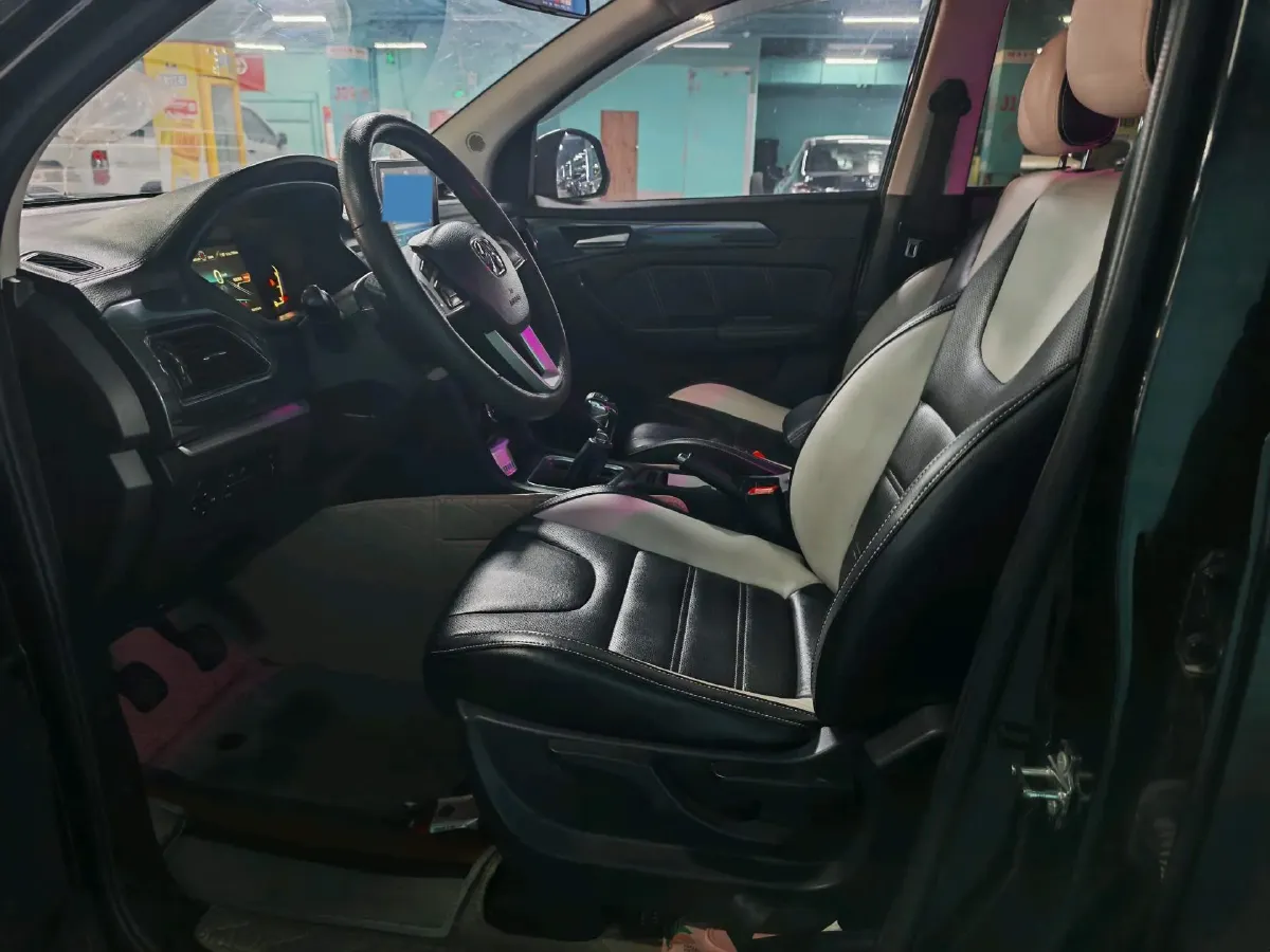 2017 BAIC WeiWang M60 1.5L 116HP L4 5MT,autocango,china used car exporter,china ev exporter,chinese used car exporter,chinese used ev exporter