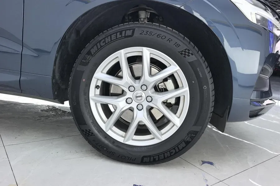 2019 Volvo XC60 2.0T 254HP L4 8AT,autocango,china used car exporter,china ev exporter,chinese used car exporter,chinese used ev exporter