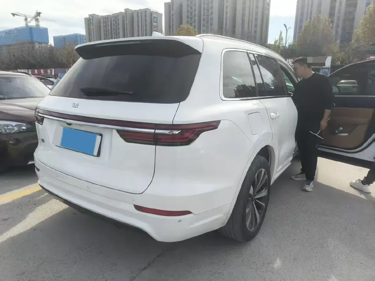 2020 Li ONE Range Extended 131HP REEV 40.5KWH,autocango,china used car exporter,china ev exporter,chinese used car exporter,chinese used ev exporter