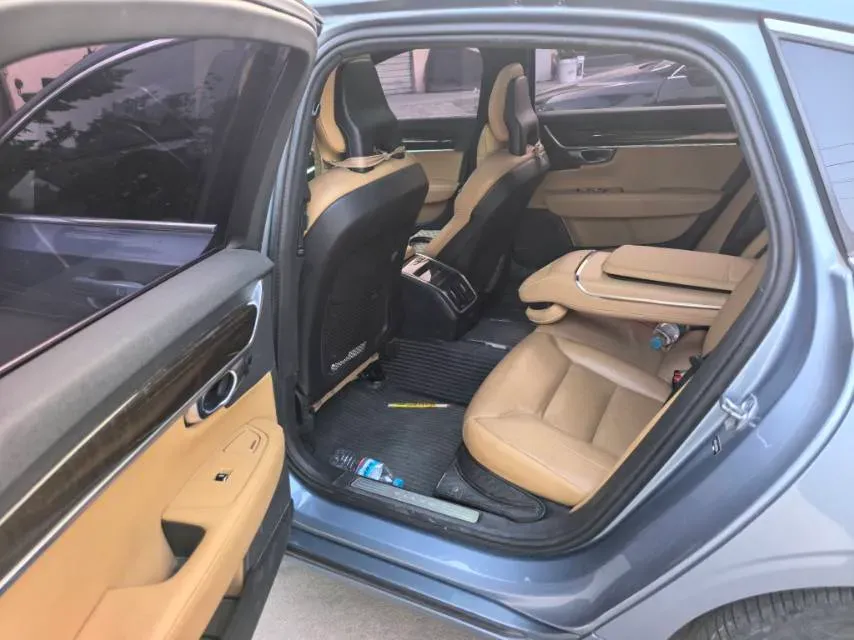 2018 Volvo S90 2.0T 190HP L4 8AT,autocango,china used car exporter,china ev exporter,chinese used car exporter,chinese used ev exporter