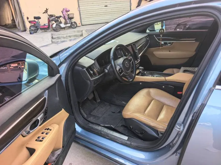 2018 Volvo S90 2.0T 190HP L4 8AT,autocango,china used car exporter,china ev exporter,chinese used car exporter,chinese used ev exporter