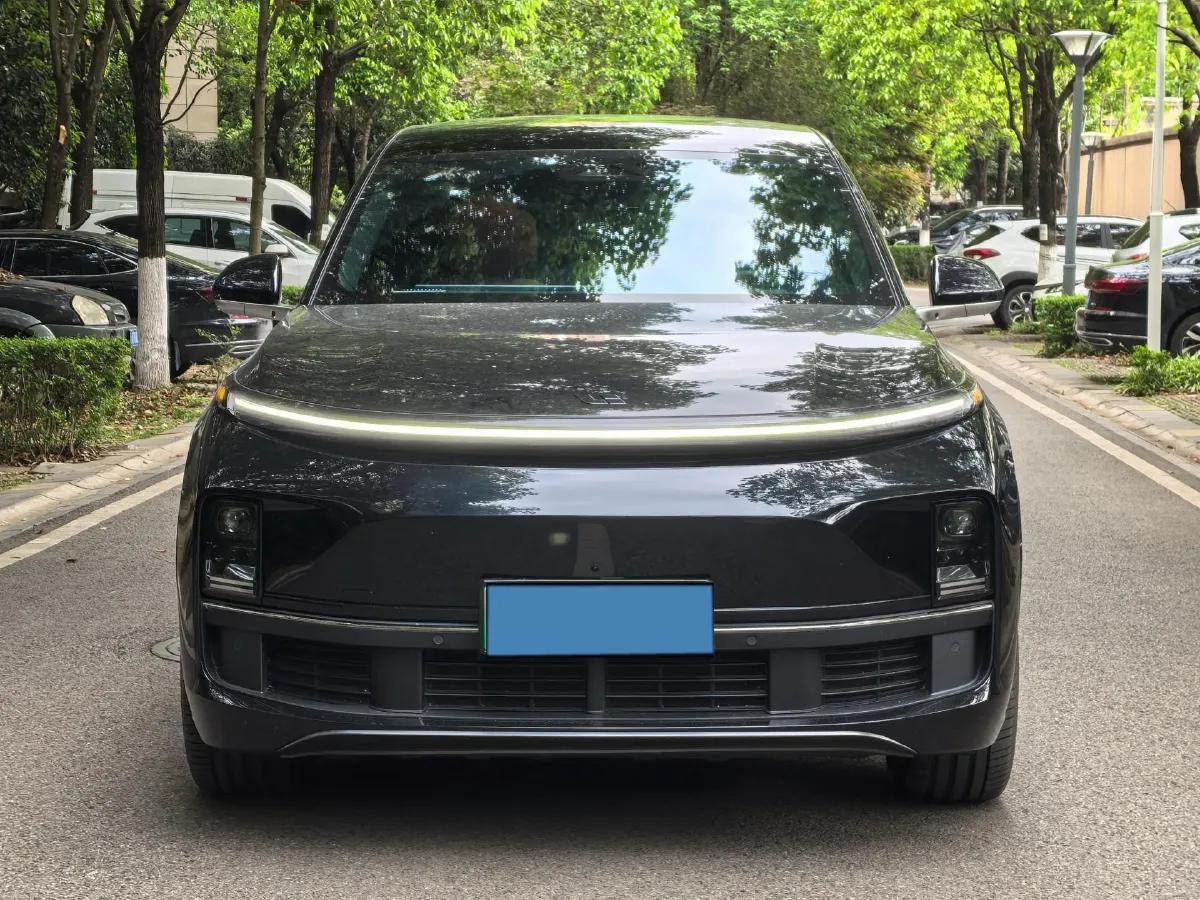 2024 Volvo S60 2.0T 197HP L4 7DCT,autocango,china used car exporter,china ev exporter,chinese used car exporter,chinese used ev exporter