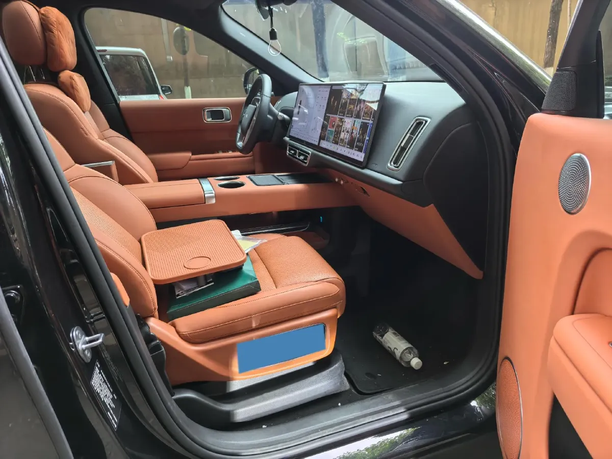 2024 Volvo S60 2.0T 197HP L4 7DCT,autocango,china used car exporter,china ev exporter,chinese used car exporter,chinese used ev exporter