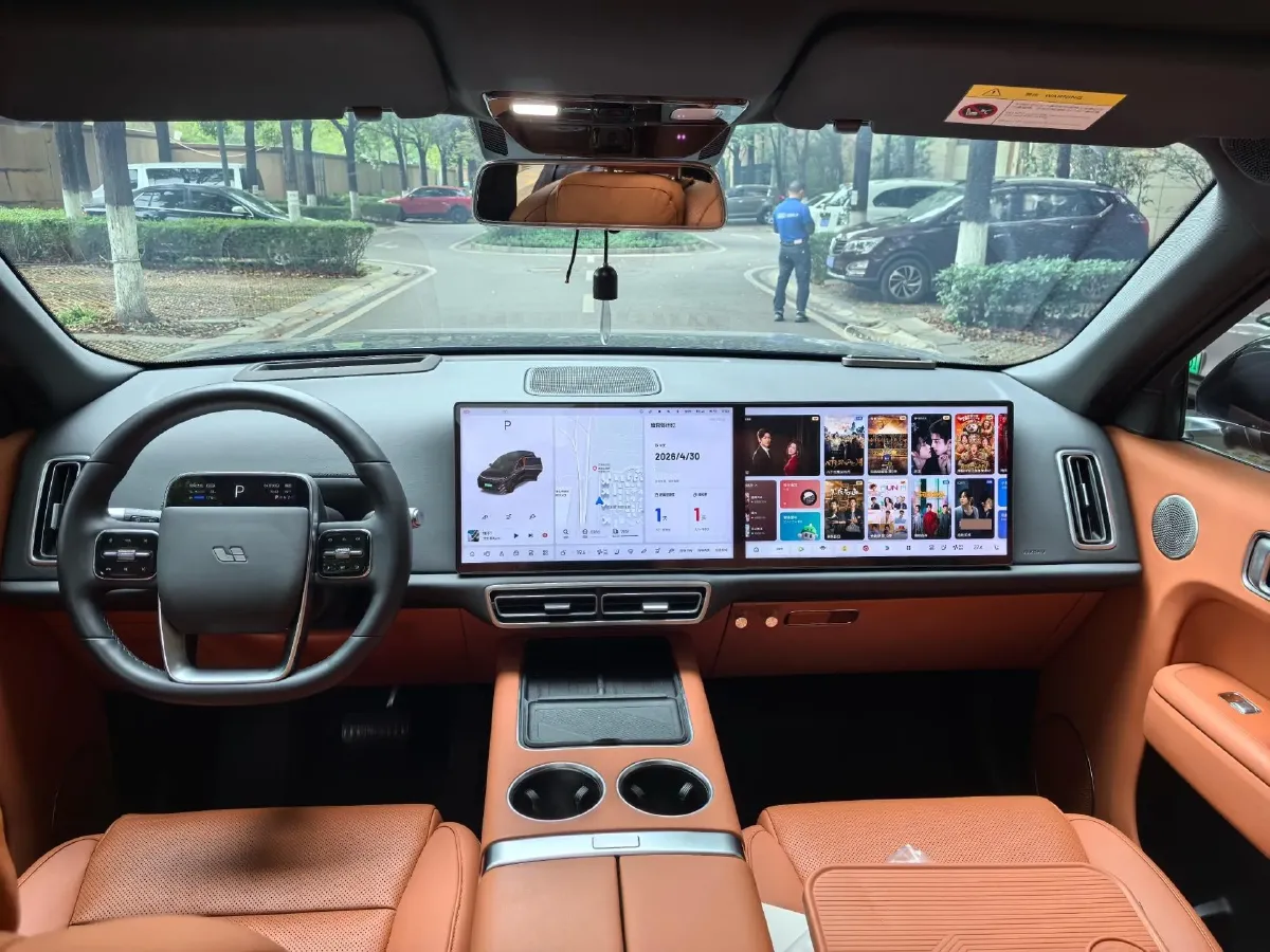 2024 Volvo S60 2.0T 197HP L4 7DCT,autocango,china used car exporter,china ev exporter,chinese used car exporter,chinese used ev exporter