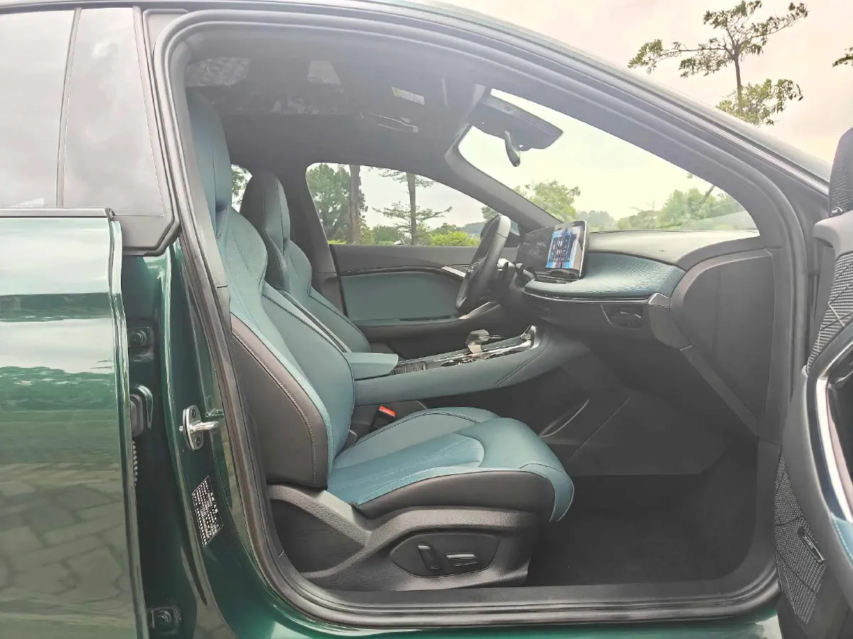 2023 MG 7 2.0T 261HP L4 9AT,autocango,china used car exporter,china ev exporter,chinese used car exporter,chinese used ev exporter