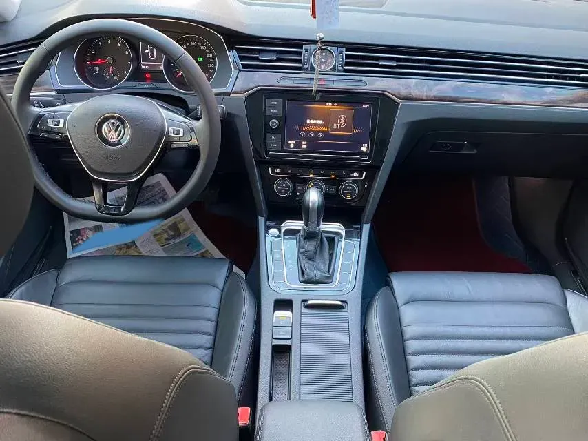 2018 Volkswagen Magotan 2.0T 220HP L4 7DCT,autocango,china used car exporter,china ev exporter,chinese used car exporter,chinese used ev exporter