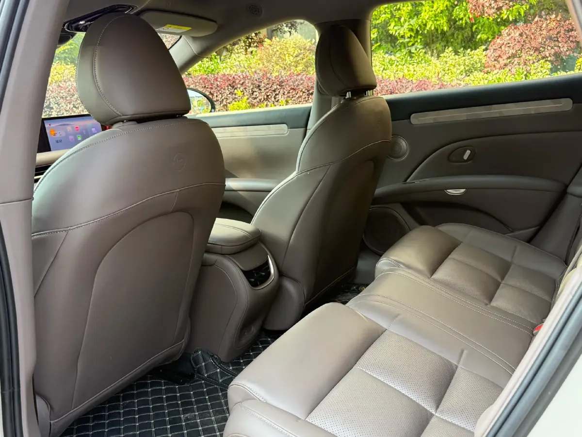 2025 IM L6 BEV,autocango,china used car exporter,china ev exporter,chinese used car exporter,chinese used ev exporter