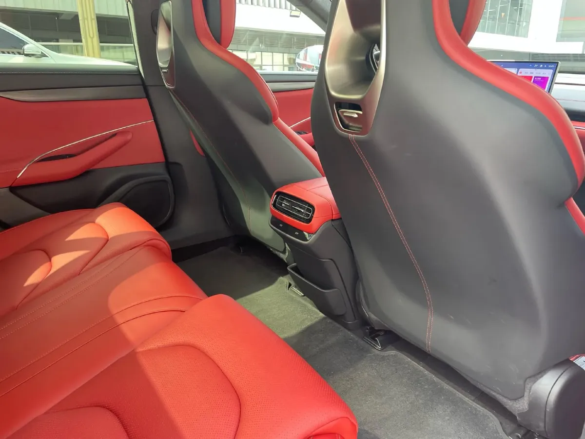 2024 MI SU7 BEV 73.6KWH,autocango,china used car exporter,china ev exporter,chinese used car exporter,chinese used ev exporter