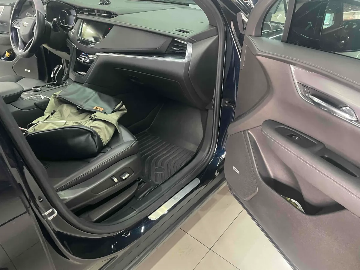 2021 Cadillac XT6 2.0T 237HP L4 9AT,autocango,china used car exporter,china ev exporter,chinese used car exporter,chinese used ev exporter