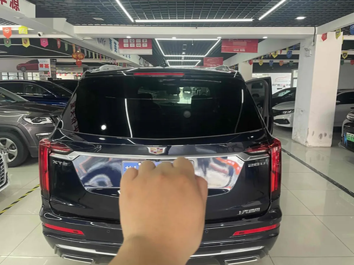2021 Cadillac XT6 2.0T 237HP L4 9AT,autocango,china used car exporter,china ev exporter,chinese used car exporter,chinese used ev exporter