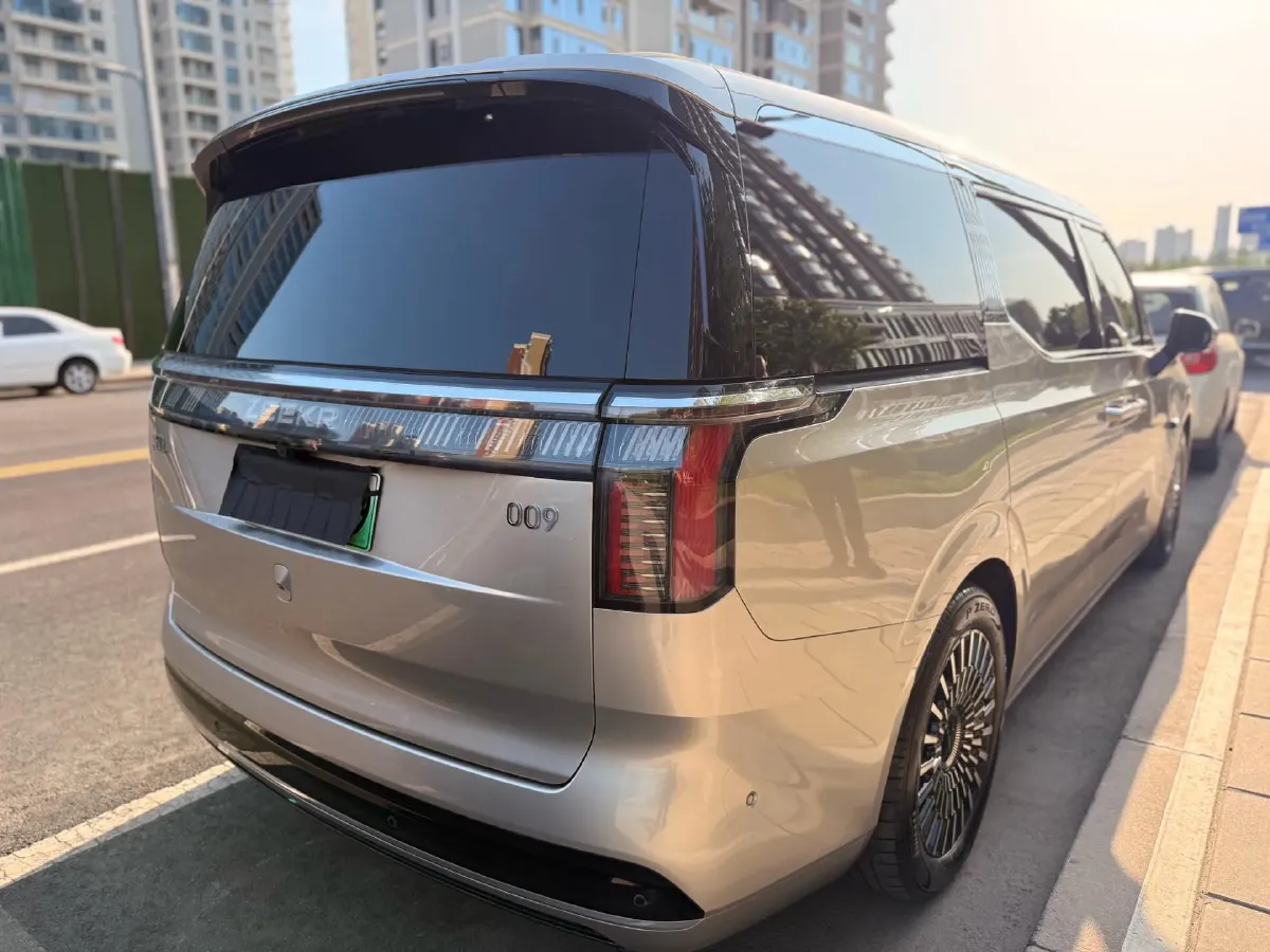 2022 Zeekr 009 BEV 140KWH,autocango,china used car exporter,china ev exporter,chinese used car exporter,chinese used ev exporter