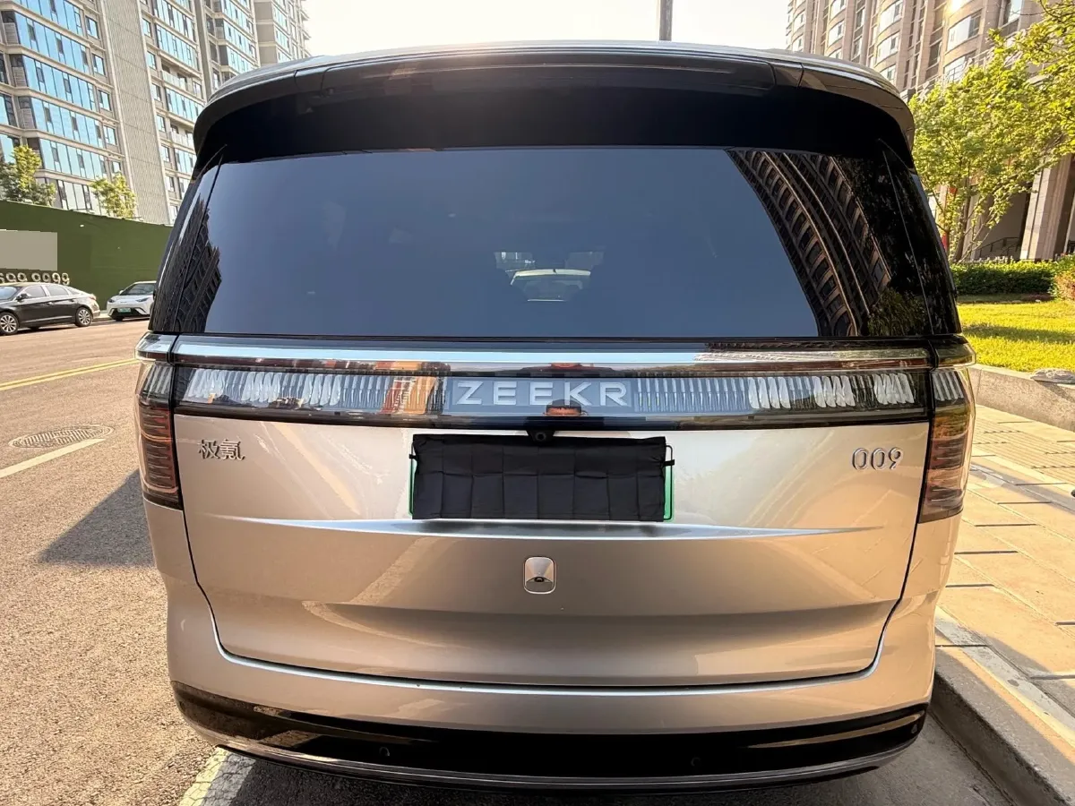 2022 Zeekr 009 BEV 140KWH,autocango,china used car exporter,china ev exporter,chinese used car exporter,chinese used ev exporter