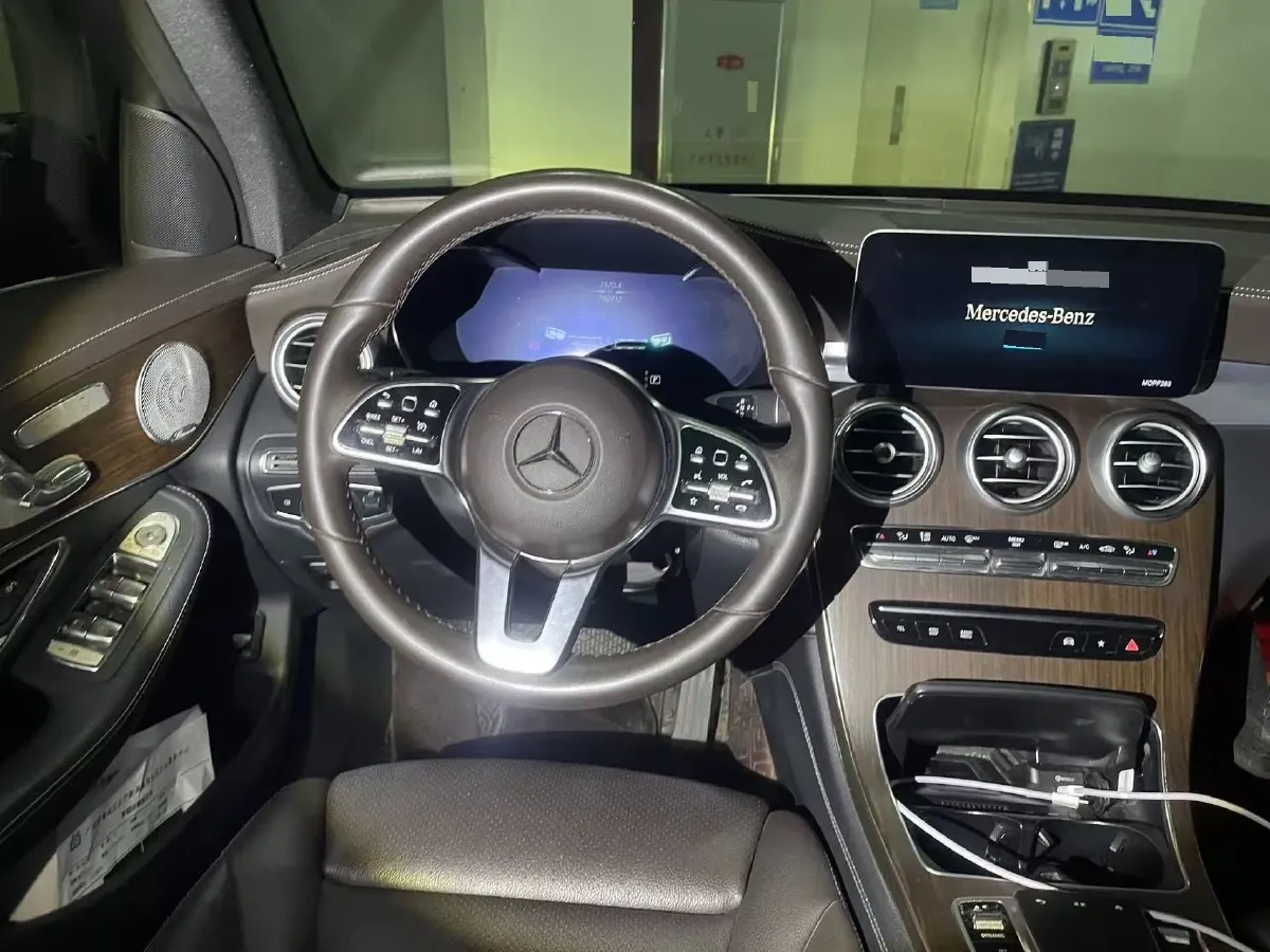 2021 Mercedes-Benz GLC Class 2.0T 258HP L4 9AT,autocango,china used car exporter,china ev exporter,chinese used car exporter,chinese used ev exporter