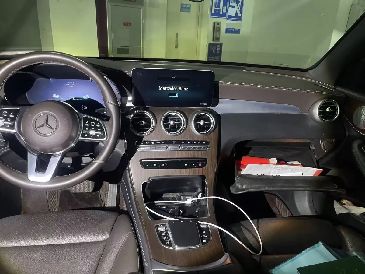 2021 Mercedes-Benz GLC Class 2.0T 258HP L4 9AT,autocango,china used car exporter,china ev exporter,chinese used car exporter,chinese used ev exporter